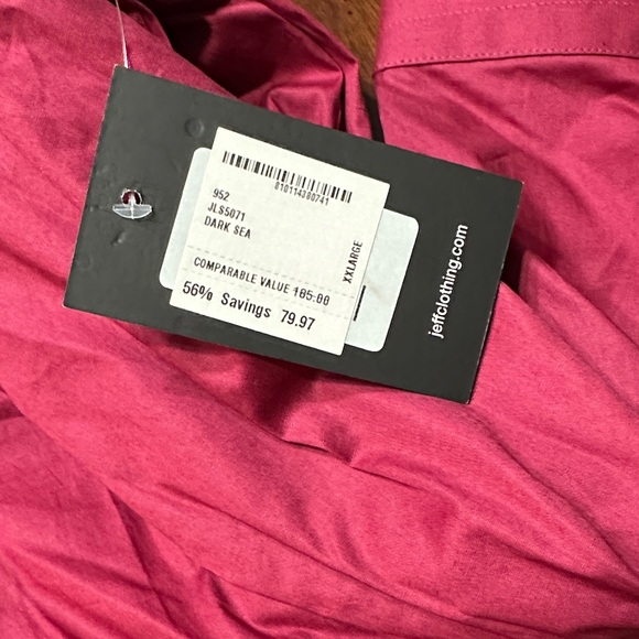 Elegant Maroon Dress Shirt for Men - Picture 6 of 6